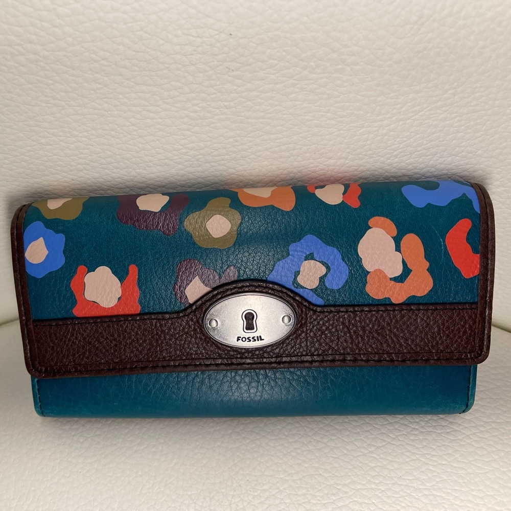 Fossil wallet